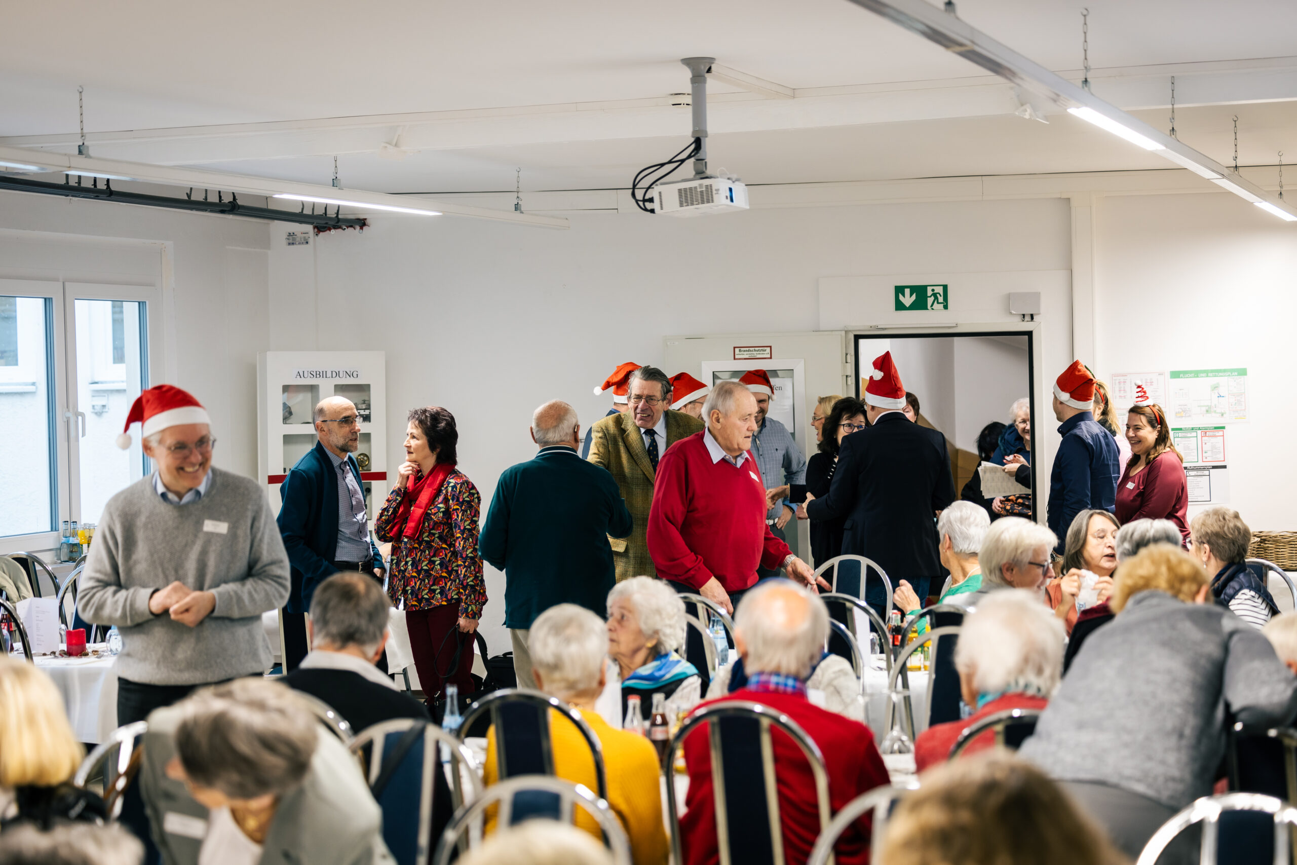 Ehemaligentreffen zur Vorweihnachtszeit bei Friedrich Binder in