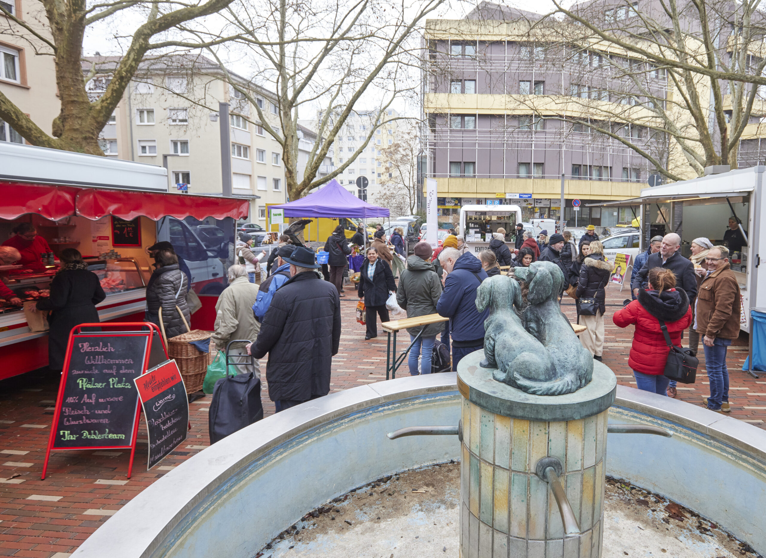 Der Wochenmarkt ist zurück am Pfälzer Platz in Pforzheim